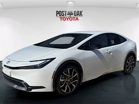 New 2026 Toyota Prius Plug-In Hybrid image 3