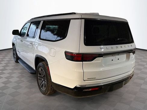 Used 2023 Jeep Wagoneer L Series II image 8