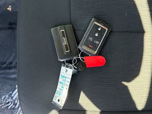 Used 2022 Jeep Grand Cherokee L Laredo w/ Luxury Tech Group I image 34