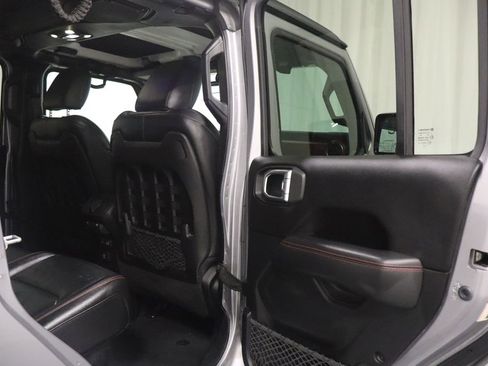 Used 2020 Jeep Gladiator Rubicon w/ Dual Top Group AWD/4WD image 18