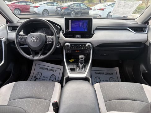 Used 2023 Toyota RAV4 XLE AWD/4WD image 15