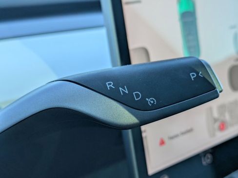 Used 2024 Tesla Model Y Long Range AWD/4WD image 12
