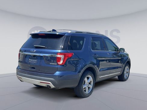 Used 2016 Ford Explorer XLT AWD/4WD image 11