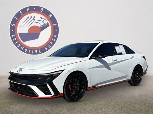 Used 2025 Hyundai Elantra N image 2