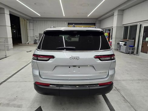 New 2025 Jeep Grand Cherokee L Limited w/ Luxury Tech Group II AWD/4WD image 5