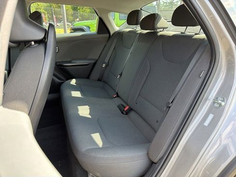 Used 2025 Kia K4 FWD image 18