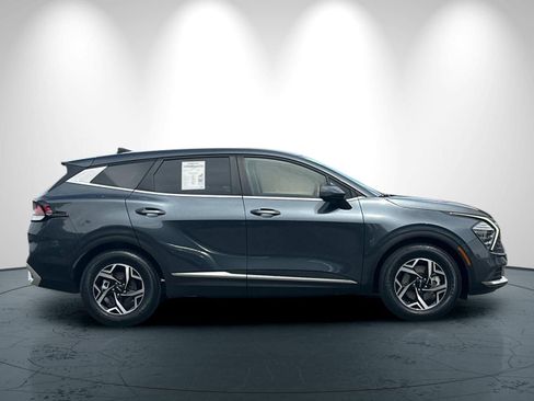 Used 2024 Kia Sportage LX FWD image 3
