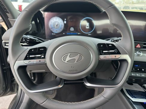 Certified 2024 Hyundai Elantra SEL w/ Convenience Package image 14