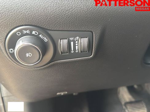 Used 2024 Jeep Compass Latitude AWD/4WD image 11
