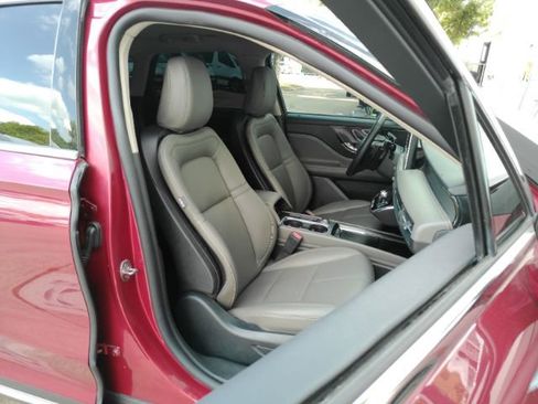 Used 2025 Lincoln Corsair FWD w/ Equipment Group 101A image 23