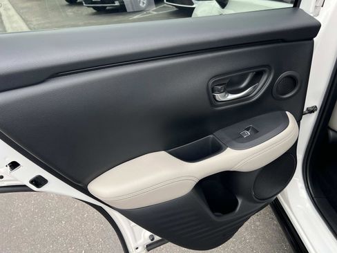 Used 2024 Honda HR-V EX-L image 22