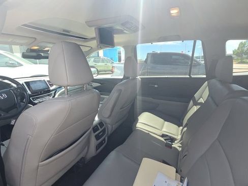 Used 2016 Honda Pilot Touring image 9