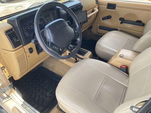 Used 2001 Jeep Wrangler Sahara AWD/4WD image 16