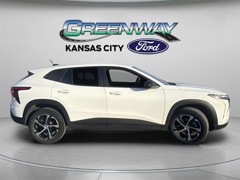 Used 2024 Chevrolet Trax RS w/ Driver Confidence Package image 9