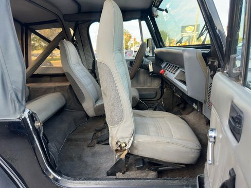 Used 1989 Jeep Wrangler Laredo image 14