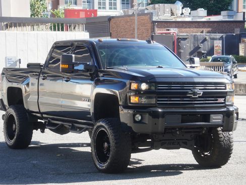 Used 2016 Chevrolet Silverado 2500 LT w/ Midnight Edition AWD/4WD image 24