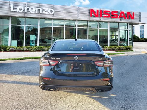 Used 2022 Nissan Maxima SR w/ Sport Mat Group image 5