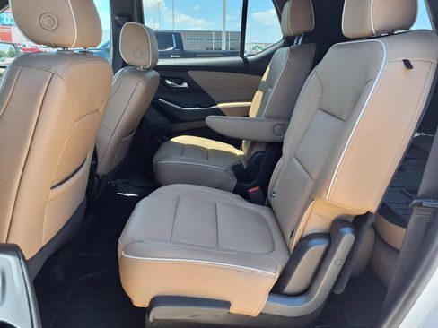 Used 2023 Chevrolet Traverse Premier w/ LPO, Floor Liner Package FWD image 18