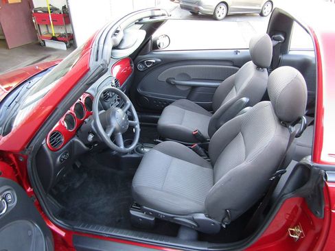 Used 2005 Chrysler PT Cruiser Touring FWD image 7
