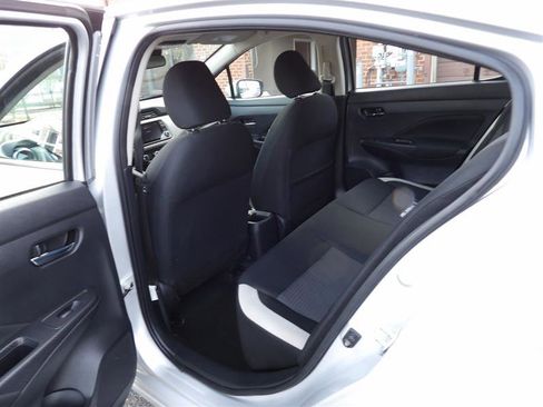 Used 2021 Nissan Versa SV image 11