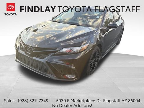 Used 2023 Toyota Camry SE w/ Audio Upgrade Package FWD image 1