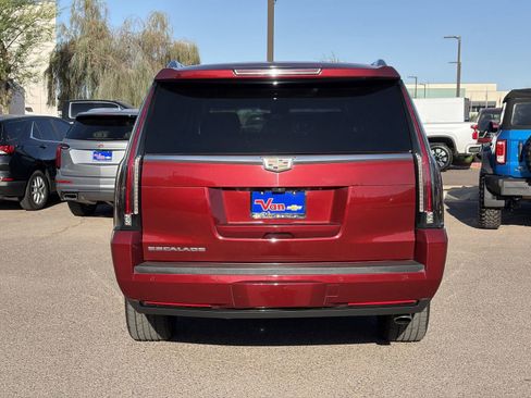 Used 2019 Cadillac Escalade ESV Luxury w/ LPO, Radiant Package AWD/4WD image 5