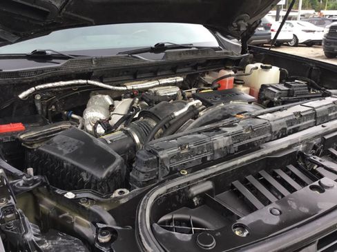 Used 2022 Chevrolet Silverado 2500 LT w/ Convenience Package AWD/4WD image 6