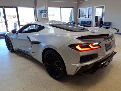 Used 2026 Chevrolet Corvette Z06 RWD image 18