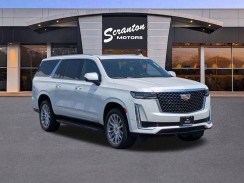 Used 2023 Cadillac Escalade ESV Premium Luxury w/ LPO, Floor Liner Package AWD/4WD image 7