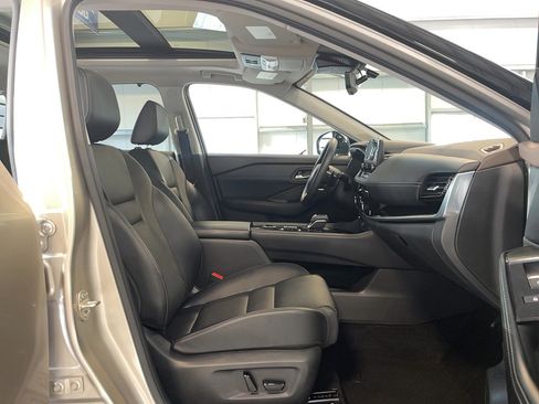 Used 2023 Nissan Rogue SL w/ SL Premium Package image 25