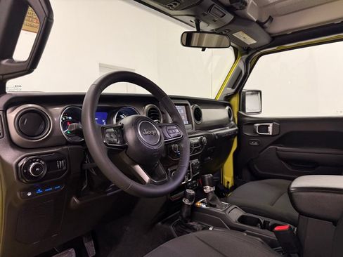 Used 2023 Jeep Wrangler Unlimited w/ Cold Weather Group AWD/4WD image 14