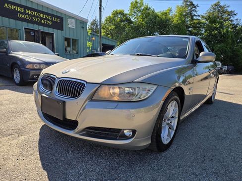 Used 2010 BMW 328i xDrive Sedan AWD/4WD image 3