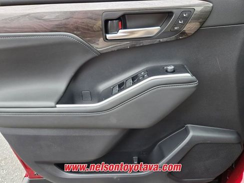 New 2026 Toyota Highlander Platinum AWD/4WD image 15