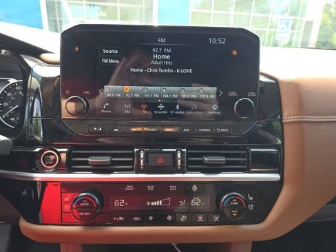 Used 2022 Nissan Pathfinder Platinum w/ Cargo Package FWD image 12