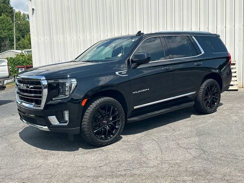 Used 2023 GMC Yukon SLT AWD/4WD image 2