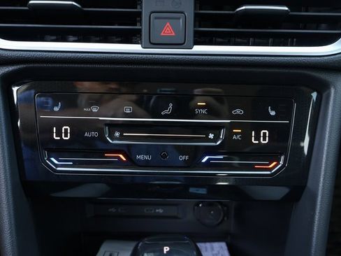 New 2025 Volkswagen Taos SE image 24