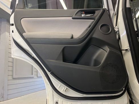 Used 2016 Subaru Forester 2.5i Touring w/ Eyesight & Navigation System image 28