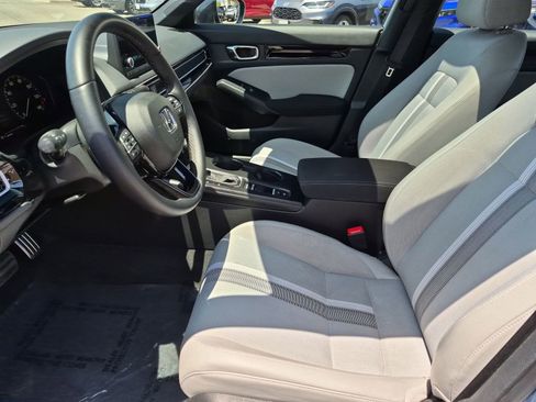 Used 2025 Honda Civic Sport image 26