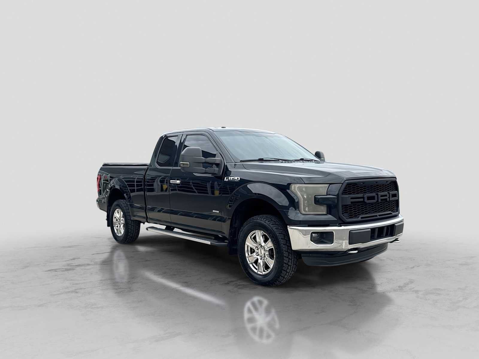 Used 2015 Ford F150 XLT w/ Equipment Group 302A Luxury AWD/4WD image 8