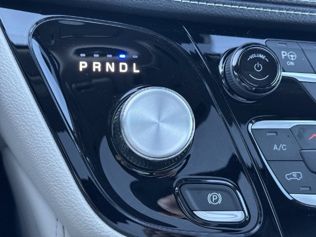 Used 2023 Chrysler Pacifica Limited w/ Uconnect Theater Family Group AWD/4WD image 25
