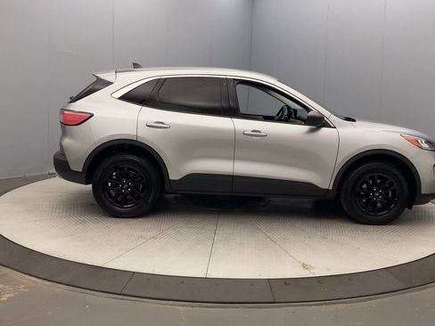 Used 2022 Ford Escape SE w/ Cold Weather Package AWD/4WD image 6