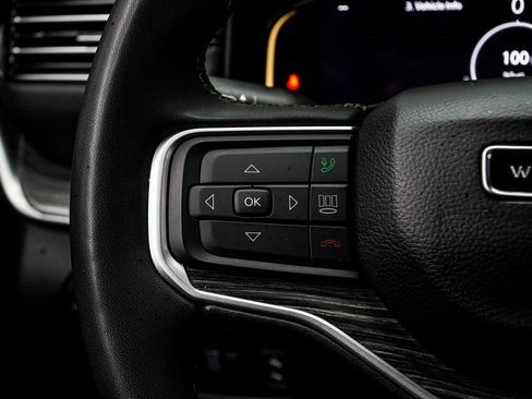 Used 2024 Jeep Wagoneer L Series II w/ Flexible Seating Group image 28