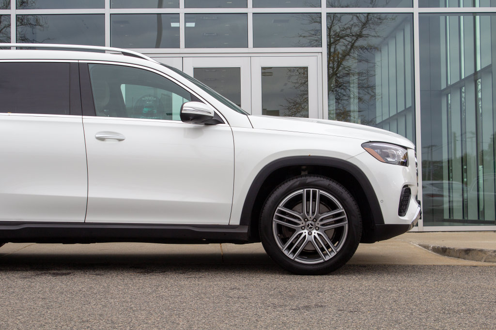 Used 2026 Mercedes-Benz GLS 450 4MATIC image 5