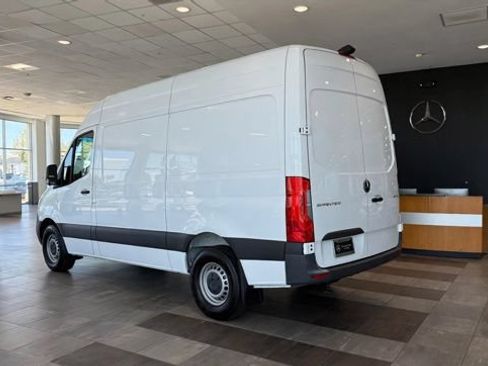 Used 2025 Mercedes-Benz Sprinter 2500 image 20