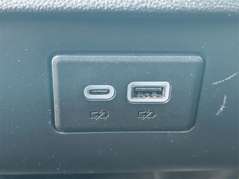 Used 2025 Chevrolet Blazer LT image 17