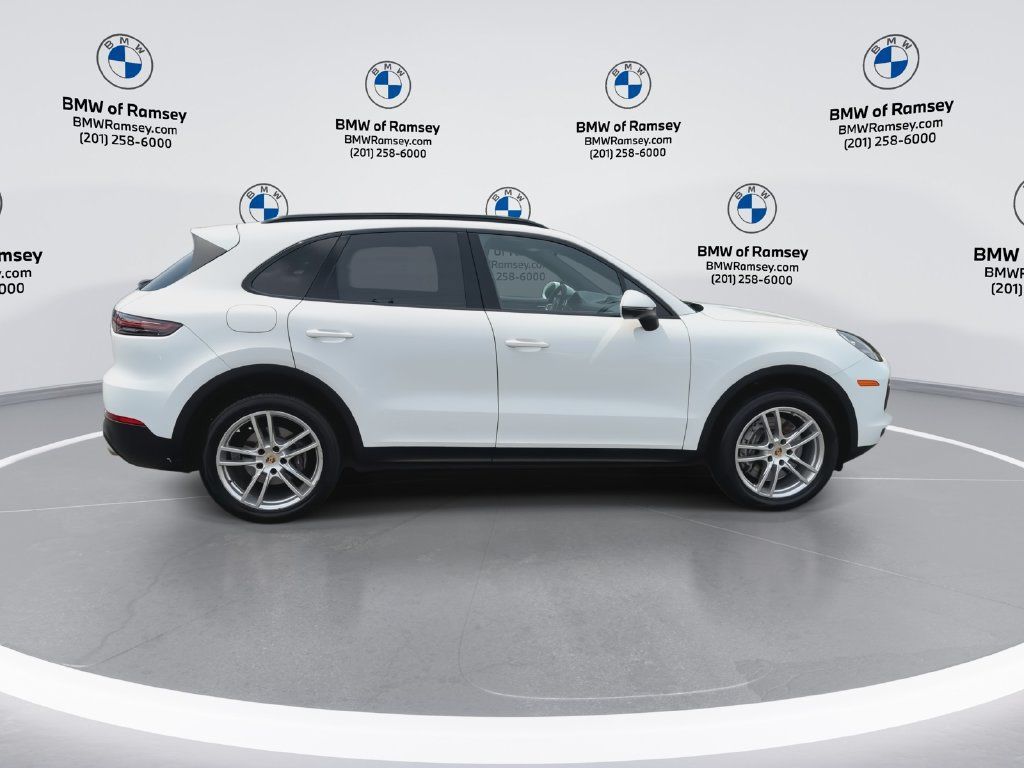 Used 2023 Porsche Cayenne AWD/4WD image 9