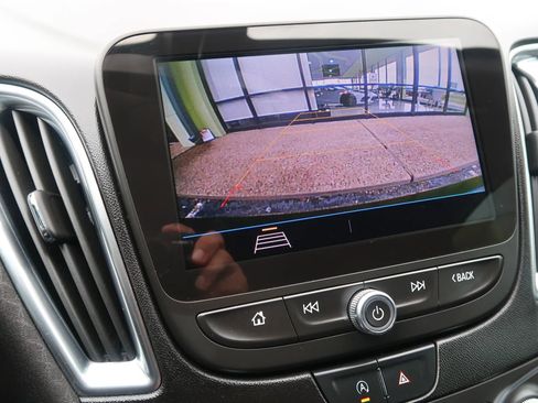 Used 2020 Chevrolet Malibu LT image 34