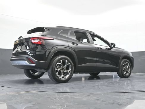 Used 2025 Chevrolet Trax LT FWD image 57
