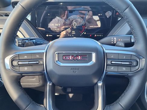 New 2026 GMC Yukon Elevation image 18