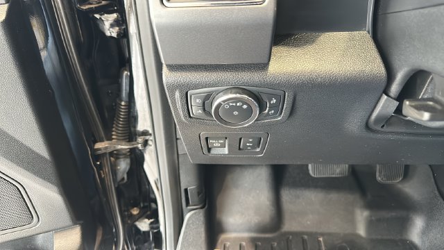 Used 2018 Ford F150 XLT w/ Equipment Group 302A Luxury AWD/4WD image 15